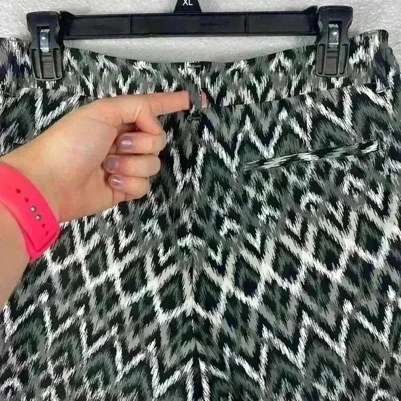 SPANX Sunshine Gray Ikat Pull On Shorts 4” Quick Dry Stretch Pants WOMENS M - Picture 7 of 9
